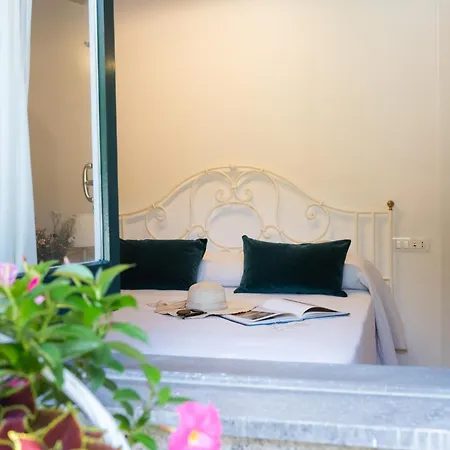 Garden Tower Relais Bed and breakfast 3*