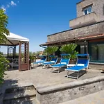 Garden Tower Relais