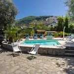 فندق مبيت وإفطار Garden Tower Relais 3*