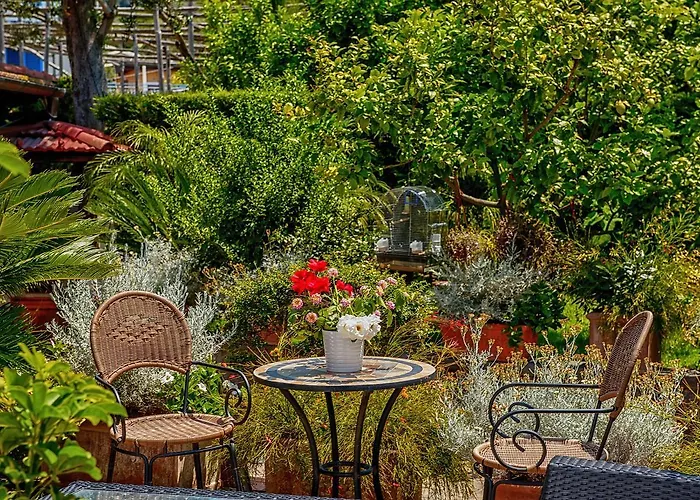 Garden Tower Relais Sorrento Bed and Breakfast 3*